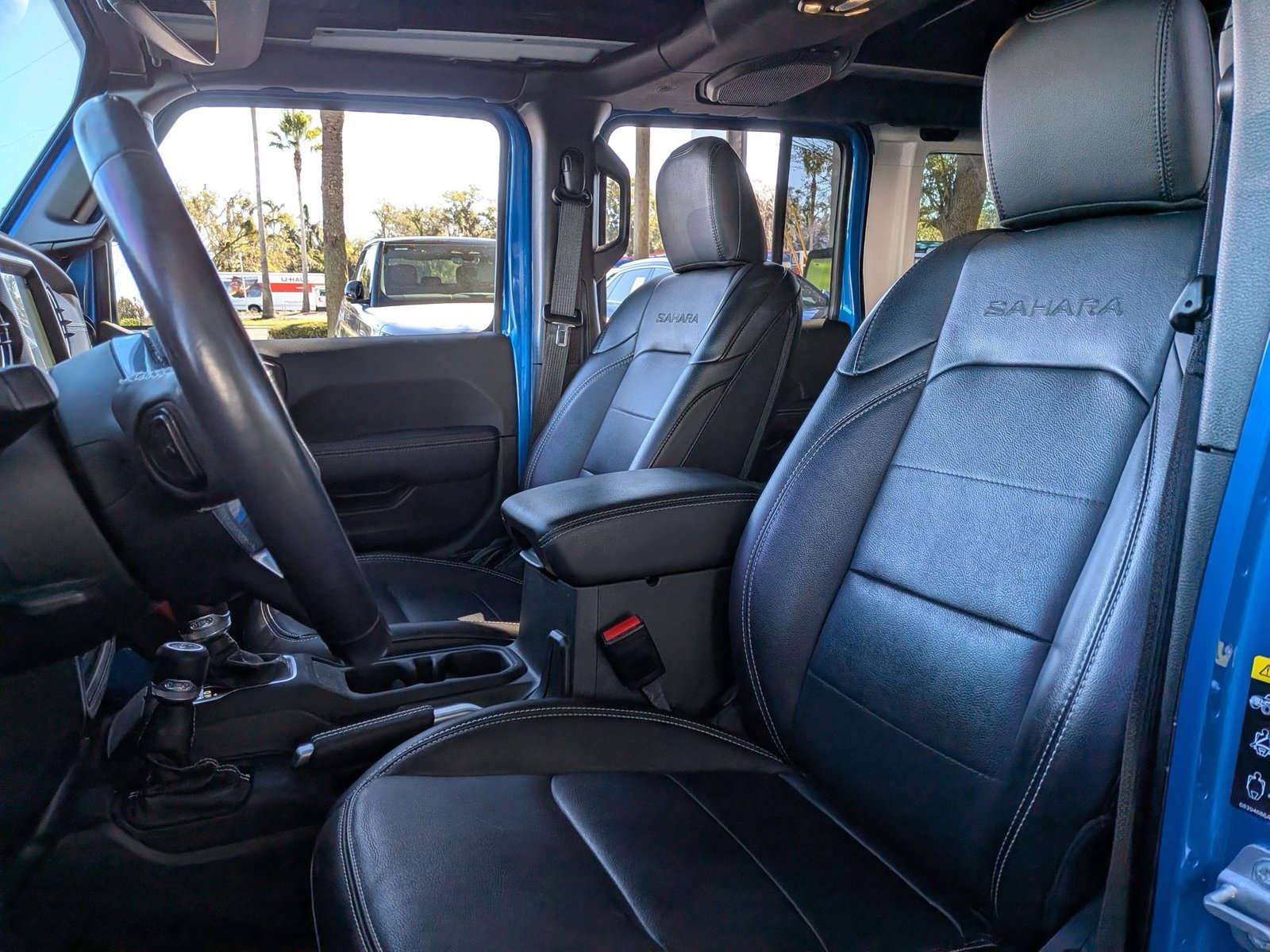 Used 2022 Jeep Wrangler Unlimited Sahara w/ Cold Weather Group image 4