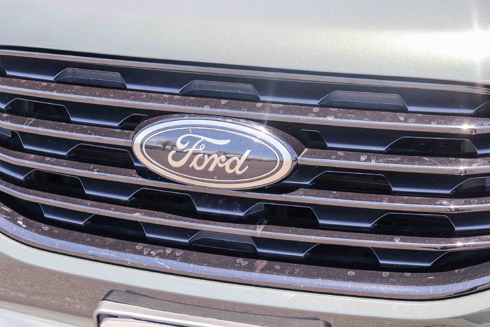 Certified 2023 Ford Edge SE w/ Black Appearance Package AWD/4WD image 12