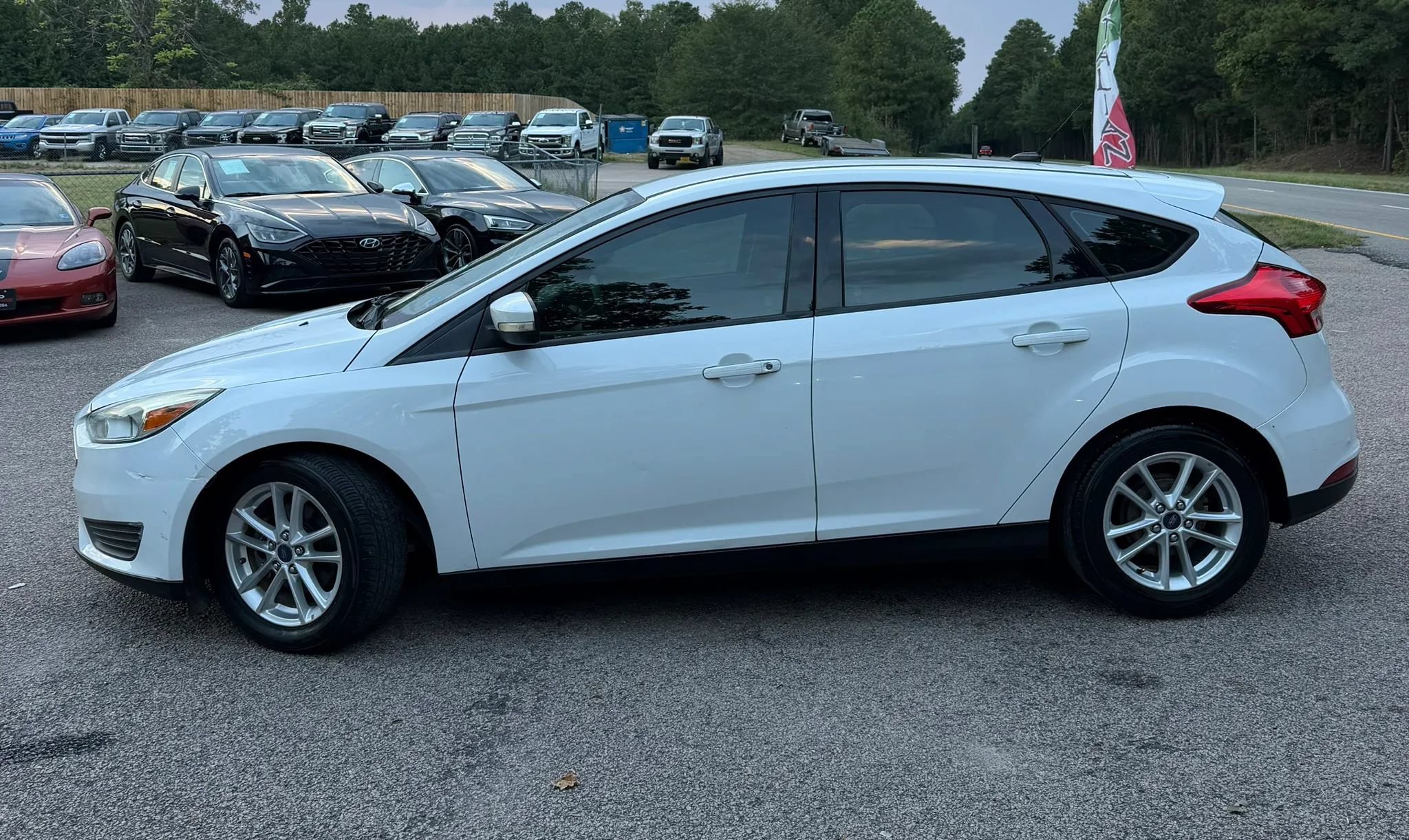 Used 2015 Ford Focus SE FWD image 3