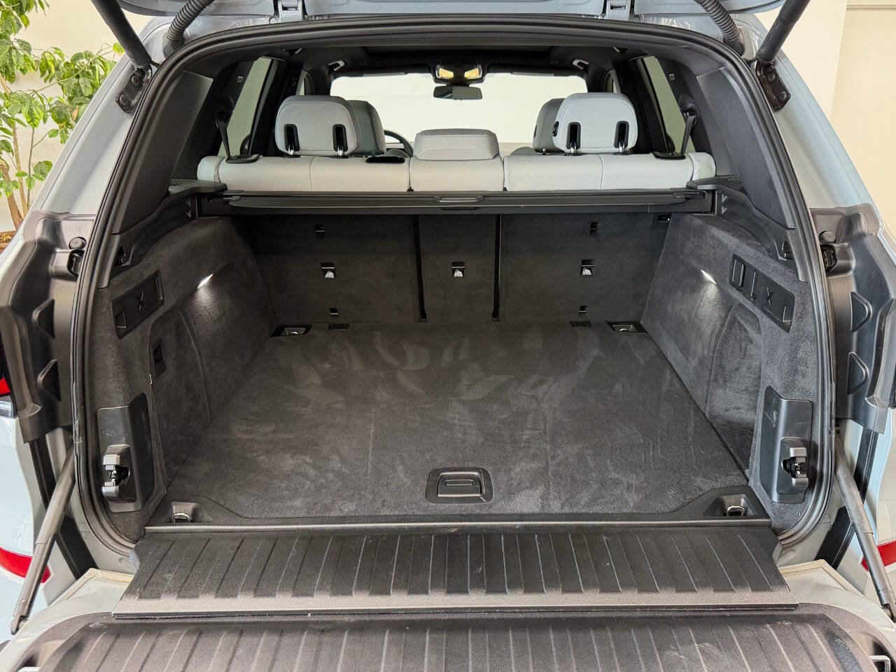 Used 2025 BMW X5 xDrive40i w/ M Sport Package image 66