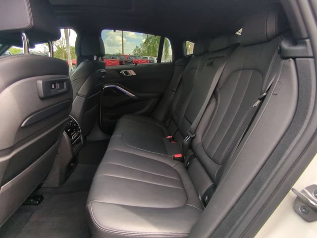 Used 2021 BMW X6 xDrive40i w/ Executive Package AWD/4WD image 16