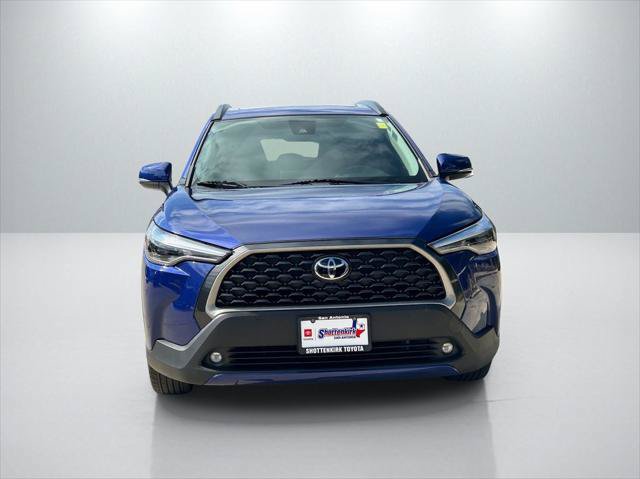 Certified 2022 Toyota Corolla Cross XLE w/ Convenience Package FWD image 2