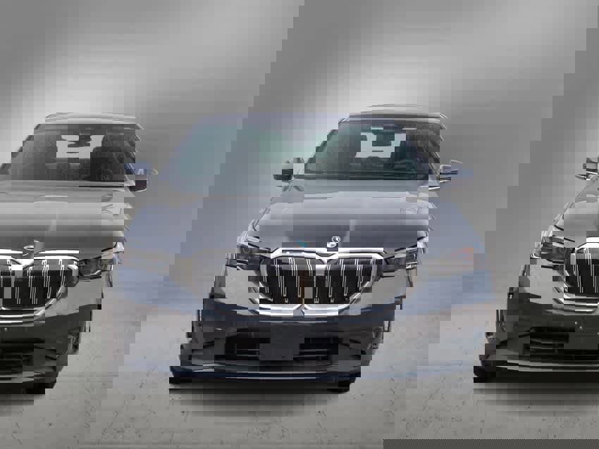 Certified 2025 BMW 530i xDrive w/ Premium Package image 3