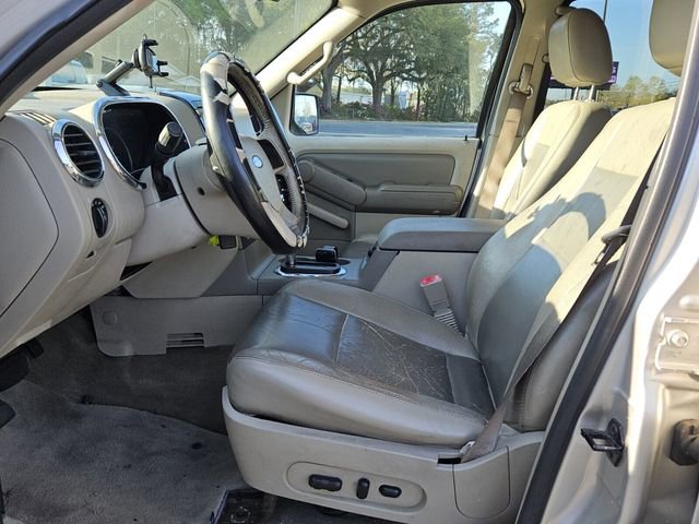 Used 2007 Ford Explorer XLT image 3