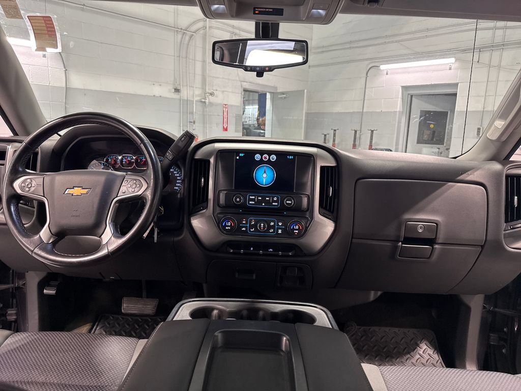 Used 2015 Chevrolet Silverado 1500 LT w/ LT Convenience Package AWD/4WD image 37