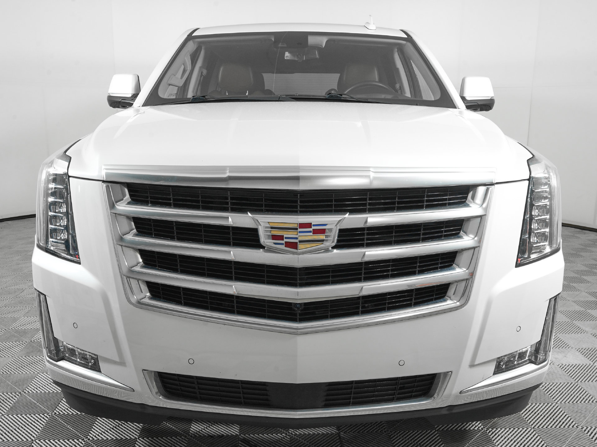 Used 2020 Cadillac Escalade Premium Luxury AWD/4WD image 2
