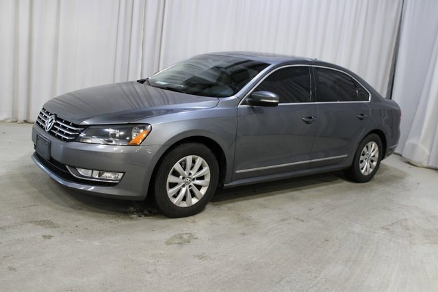 Used 2013 Volkswagen Passat TDI SEL Premium image 3