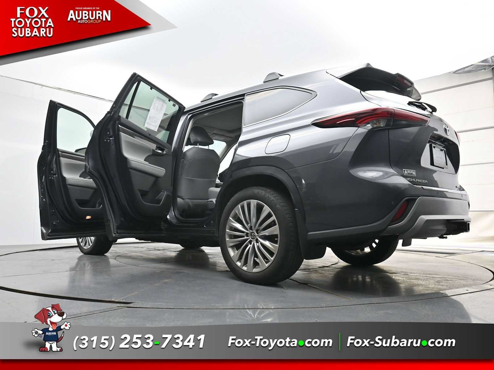 Used 2024 Toyota Highlander Platinum AWD/4WD image 36