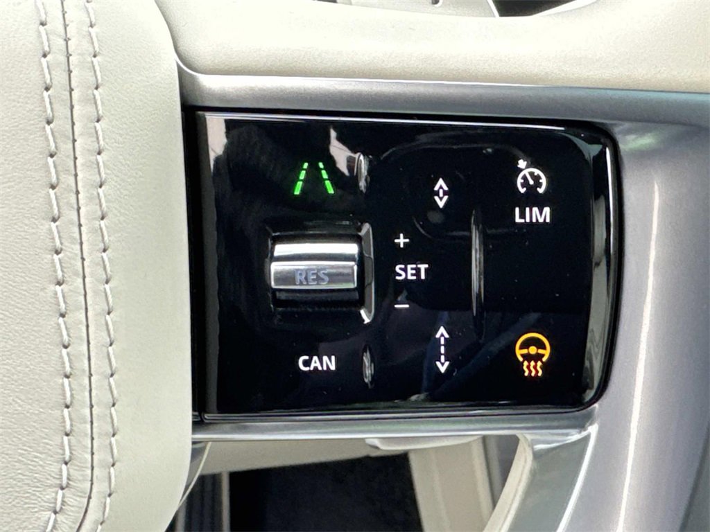 Used 2023 Land Rover Range Rover SE image 27