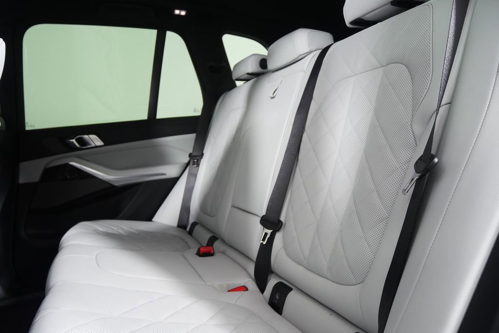 Used 2026 BMW X5 xDrive40i w/ Premium Package image 15
