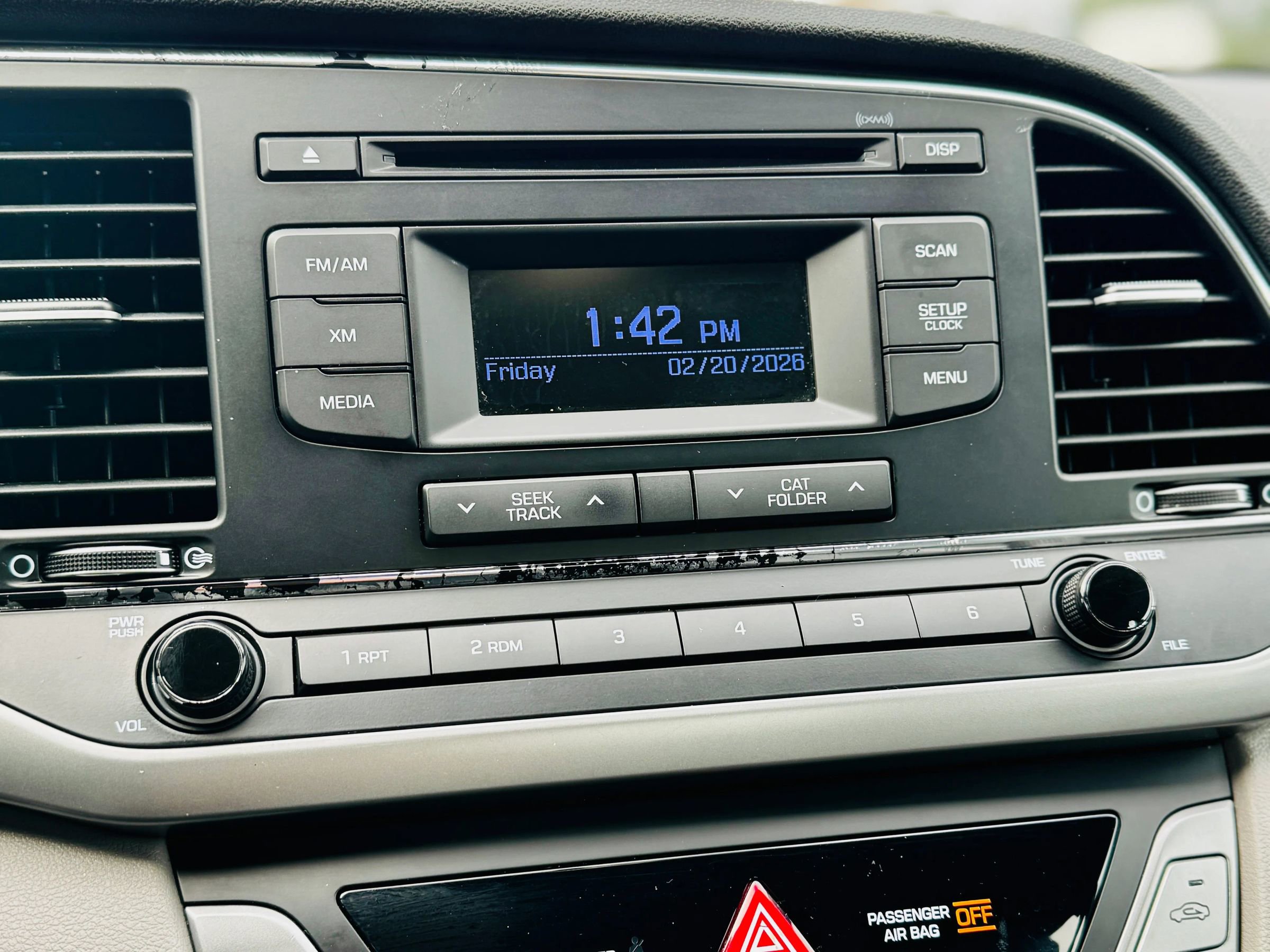 Used 2017 Hyundai Elantra SE image 18