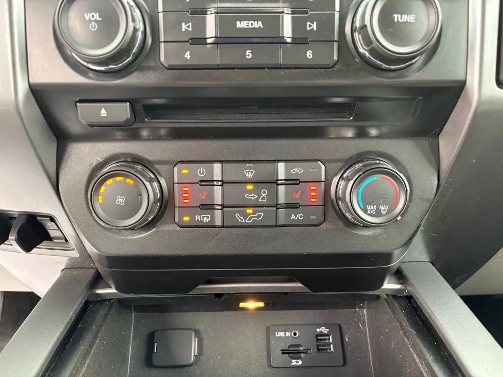 Used 2015 Ford F150 XLT w/ Equipment Group 302A Luxury AWD/4WD image 12
