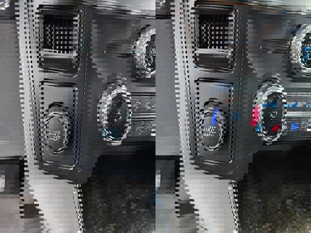 Used 2022 Ford F150 Lariat w/ Equipment Group 502A High image 17