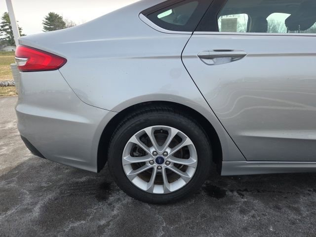 Used 2020 Ford Fusion SE image 7