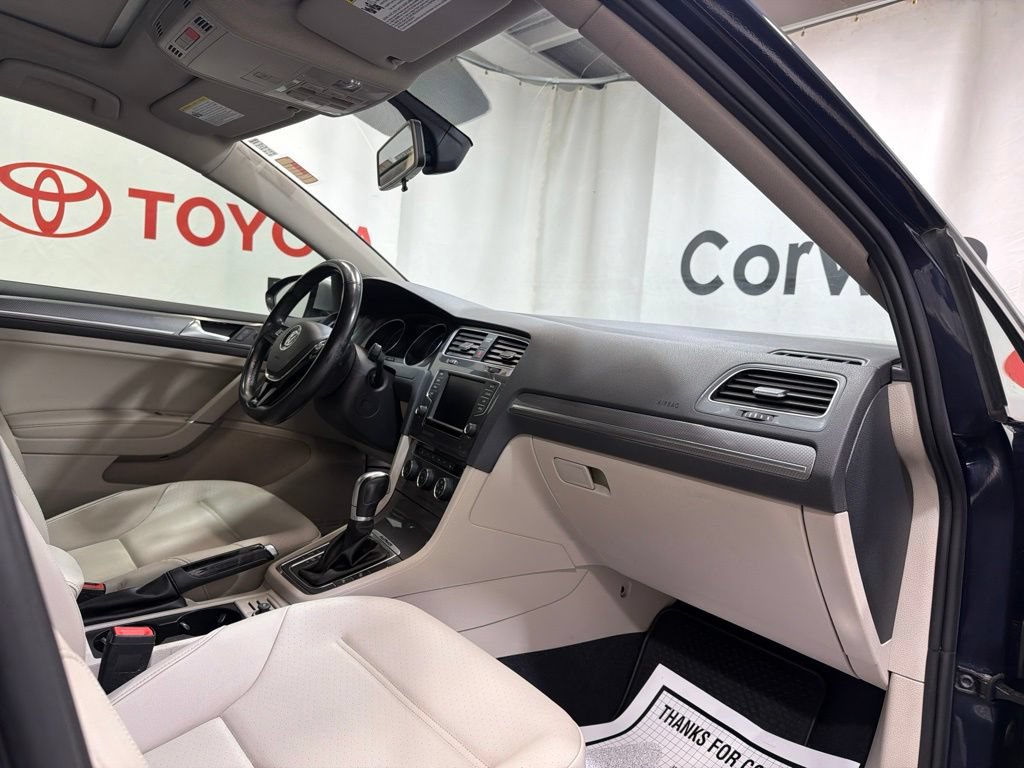 Used 2017 Volkswagen Golf Alltrack SE AWD/4WD image 13