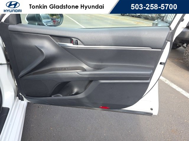 Used 2021 Toyota Camry SE w/ Cold Weather Package image 19