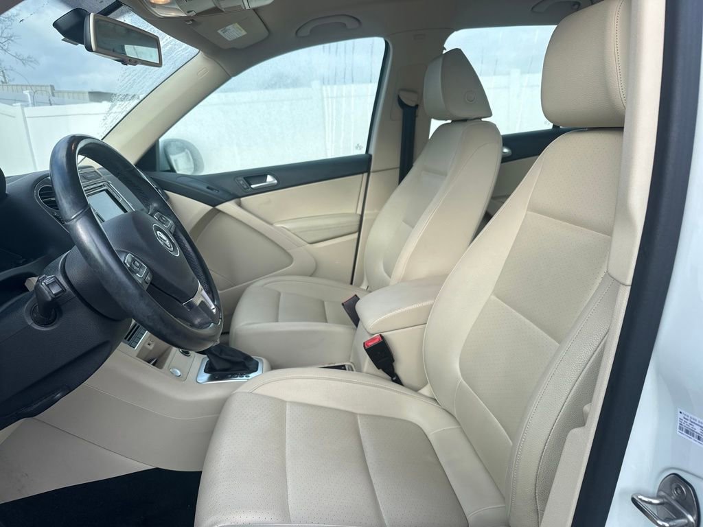Used 2017 Volkswagen Tiguan S image 8