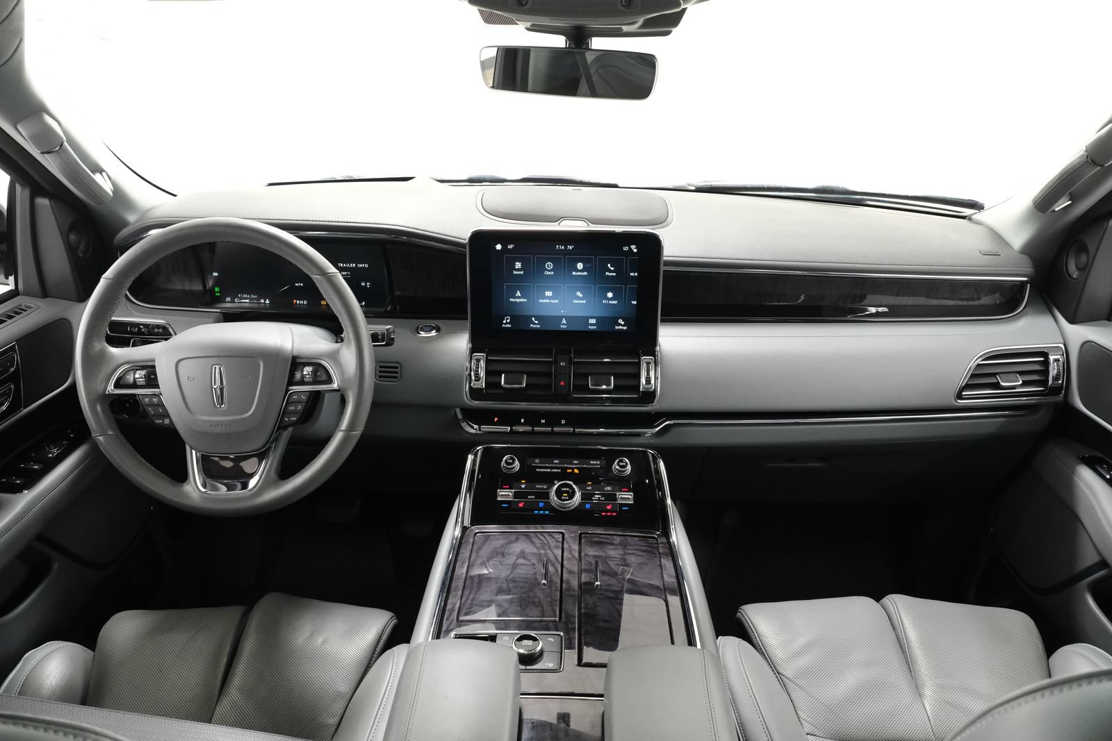 Used 2018 Lincoln Navigator Reserve w/ Technology Package AWD/4WD image 9