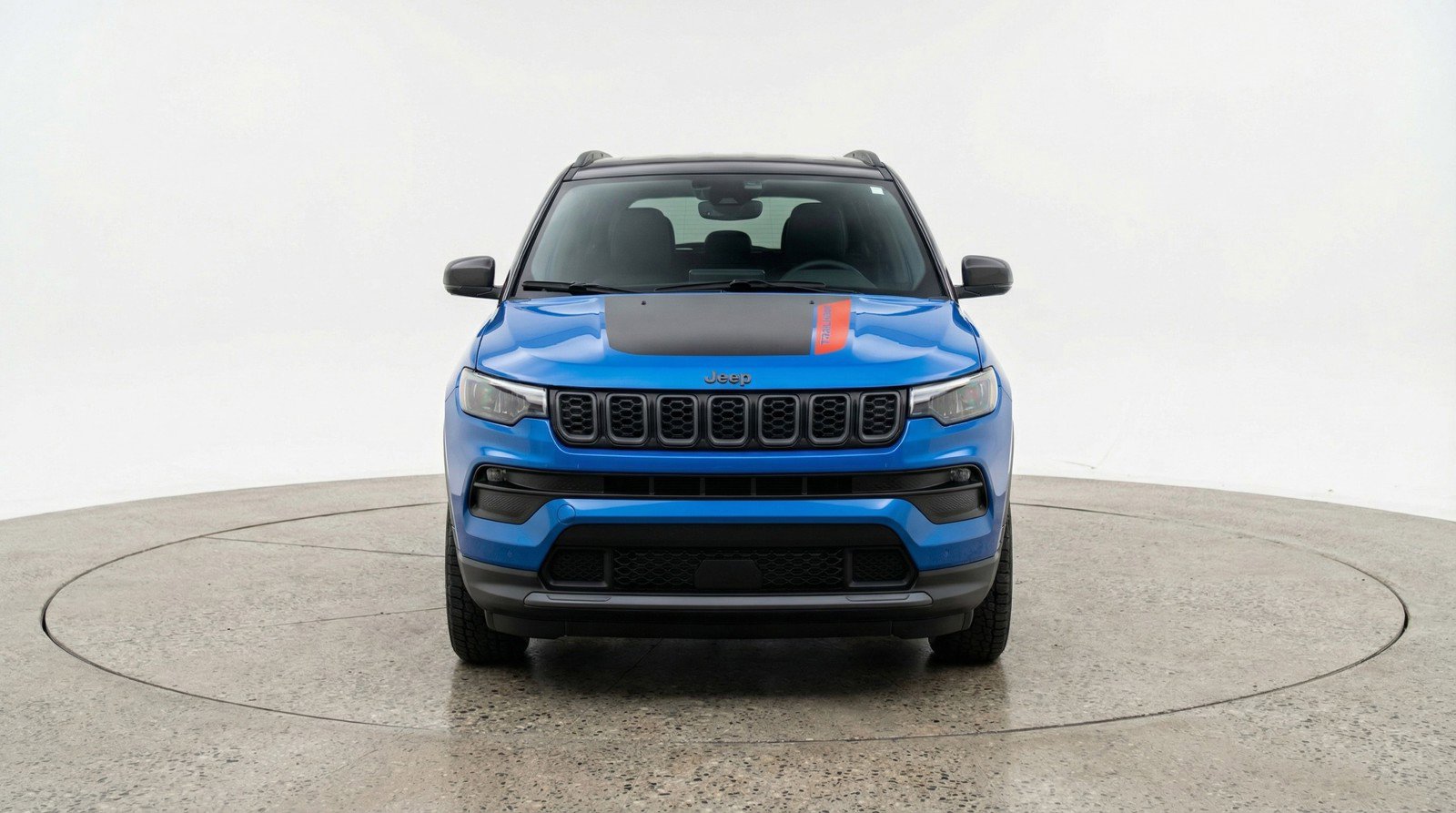 Used 2025 Jeep Compass Trailhawk image 2