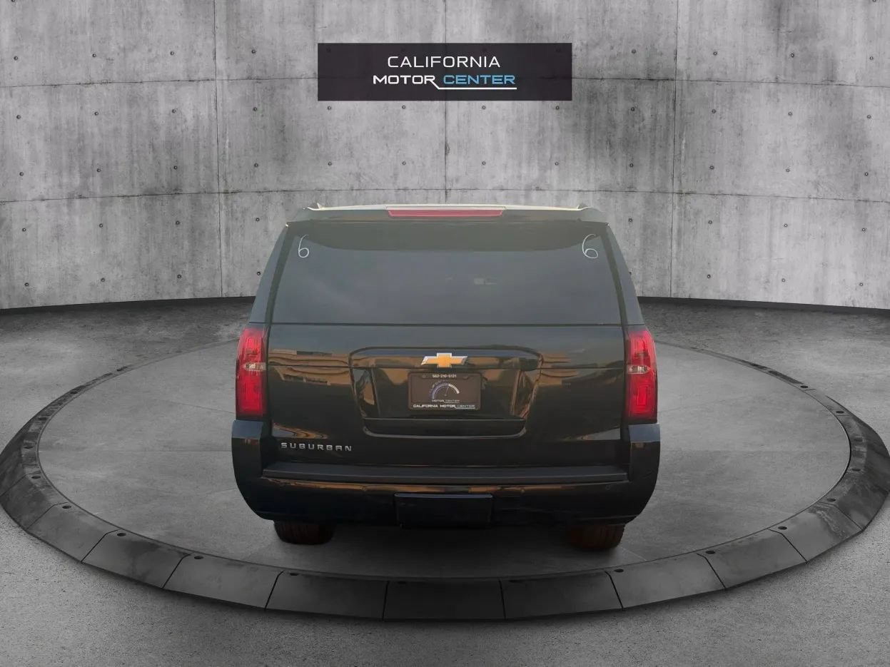 Used 2019 Chevrolet Suburban LT RWD image 6