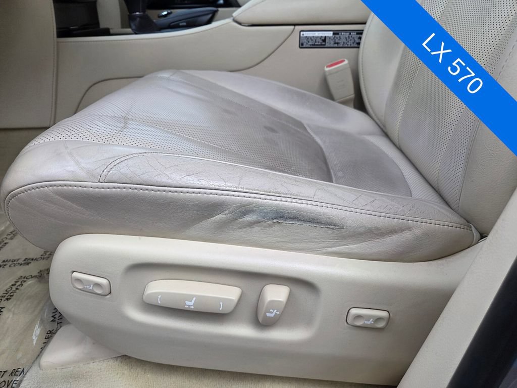 Used 2017 Lexus LX 570 4WD w/ Luxury Package image 26