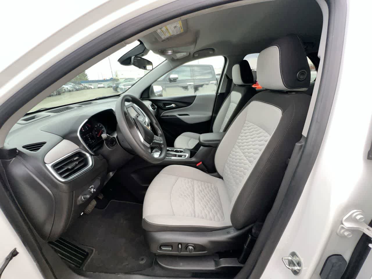 Used 2021 Chevrolet Equinox LS w/ LS Convenience Package FWD image 11