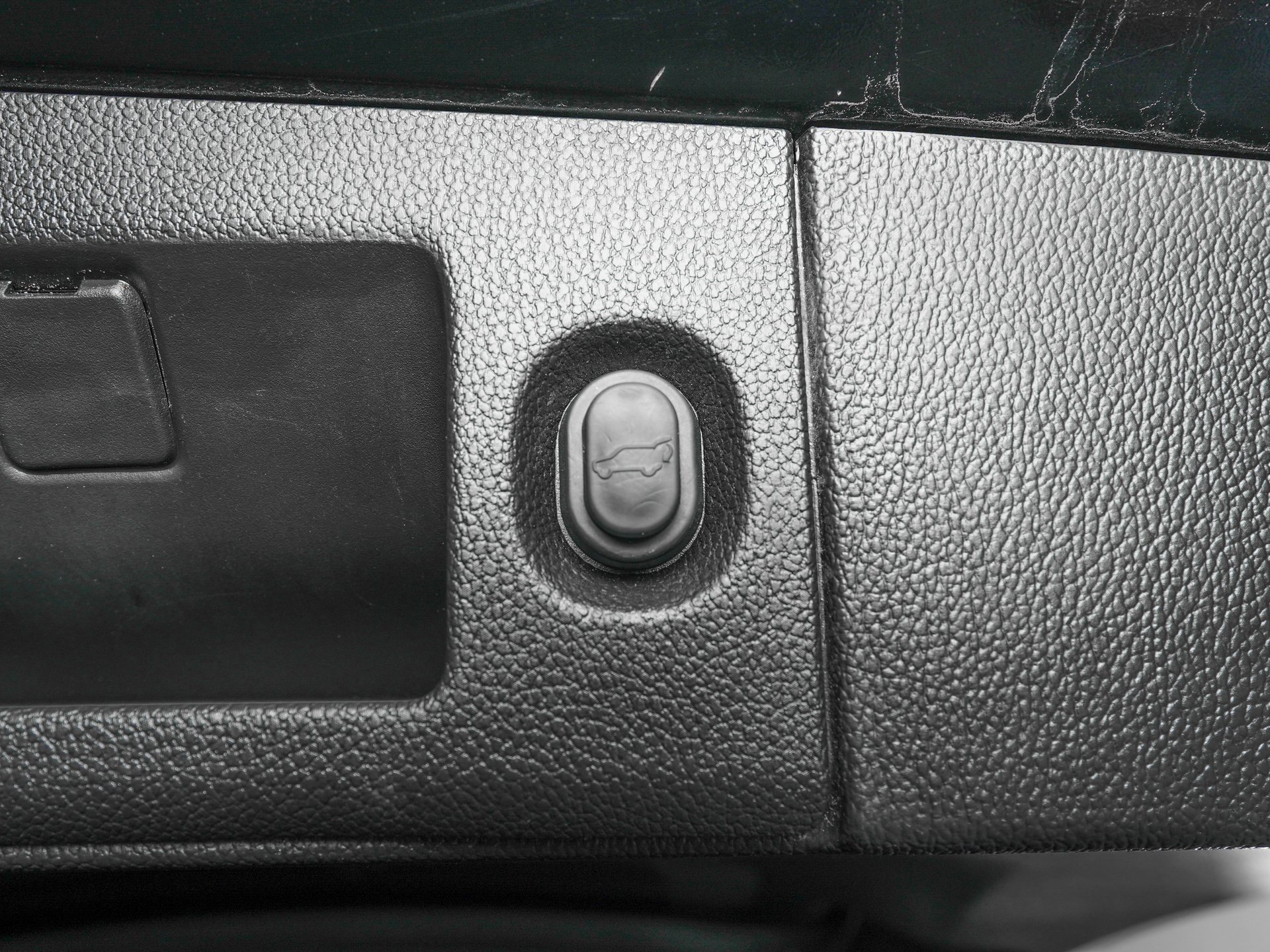 Used 2020 Cadillac Escalade ESV Platinum image 14