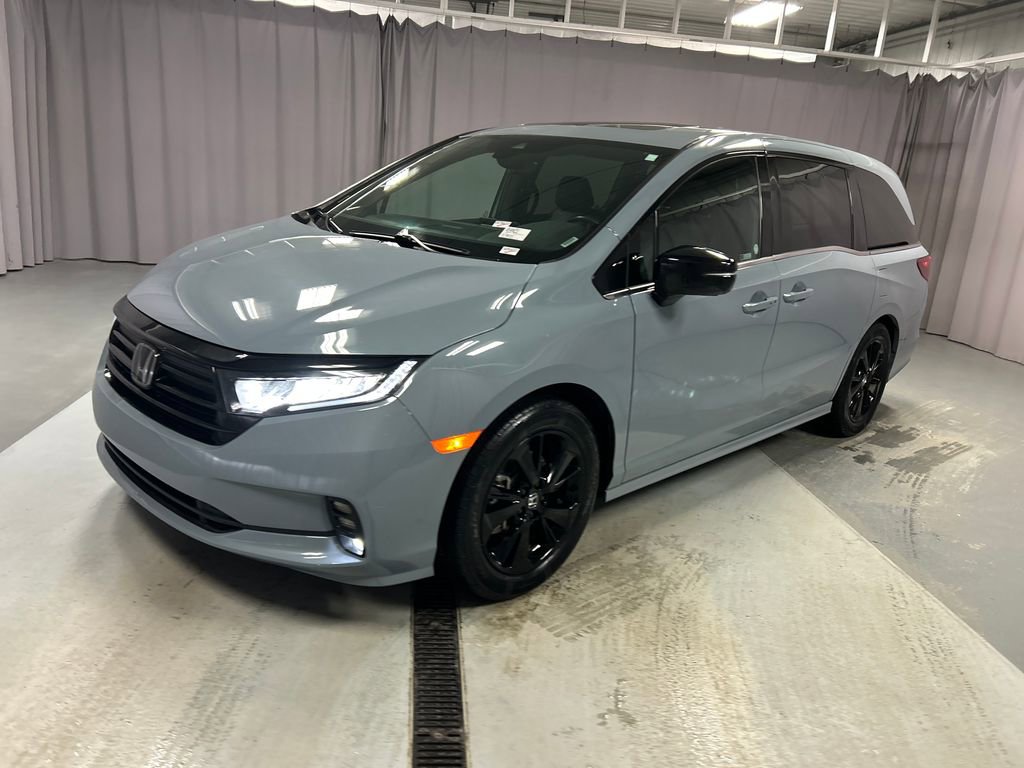 Used 2024 Honda Odyssey Sport image 3