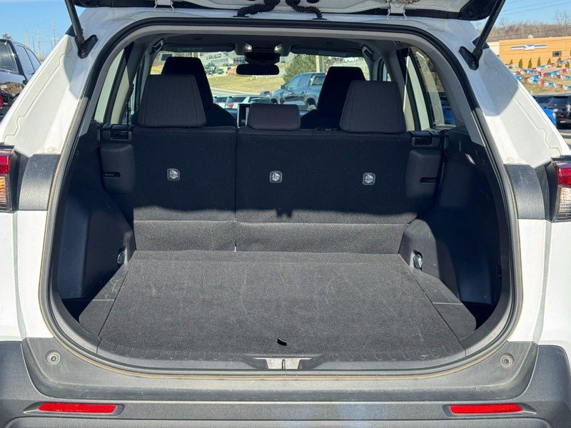 Used 2024 Toyota RAV4 LE image 4