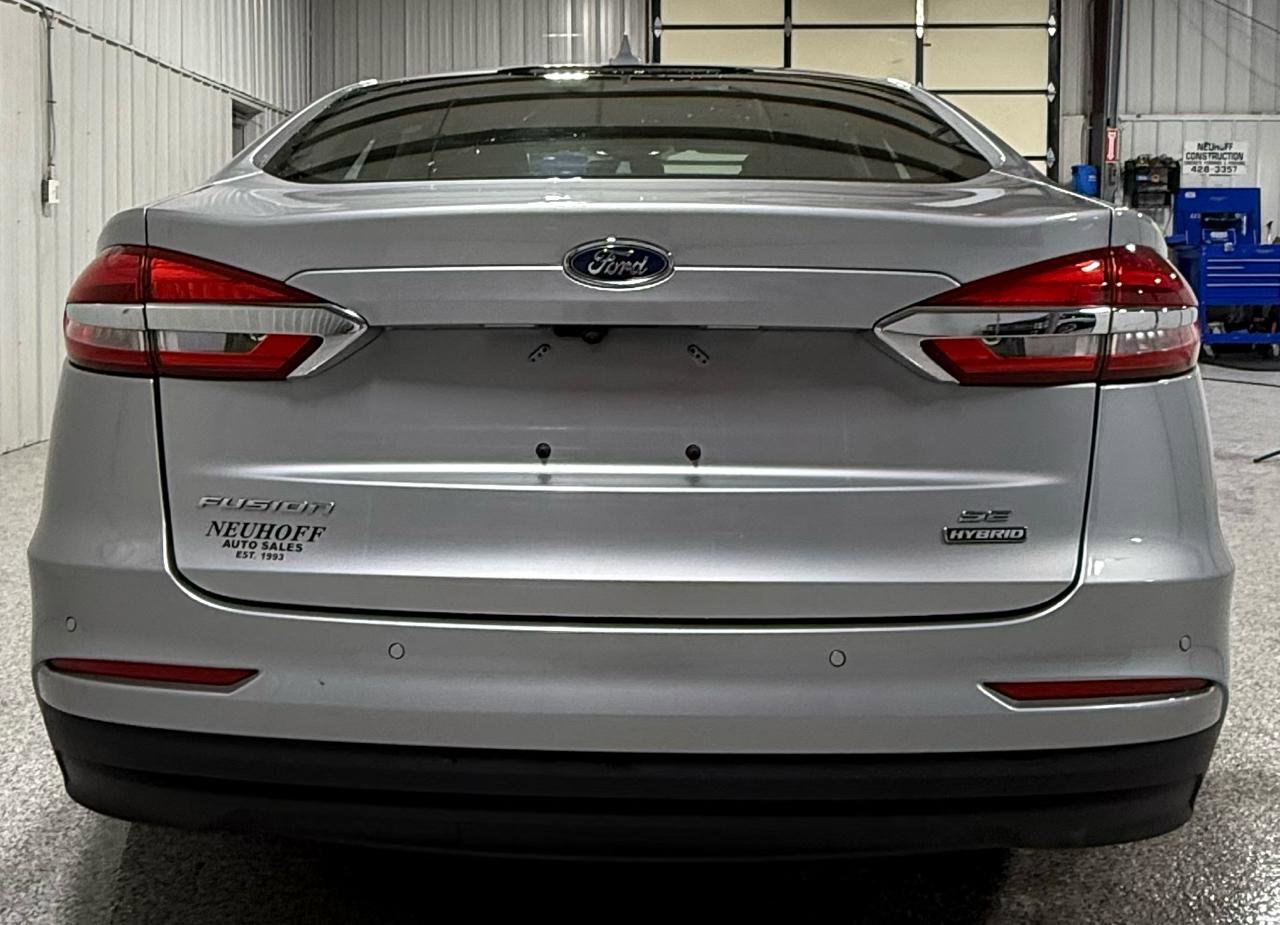 Used 2020 Ford Fusion SE image 5