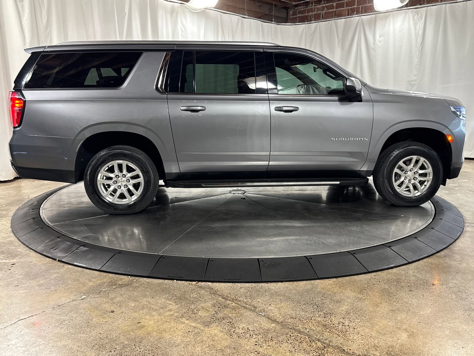 Used 2021 Chevrolet Suburban LS AWD/4WD image 6