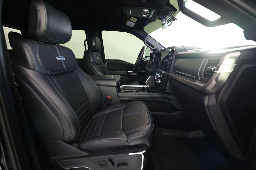Used 2025 Ford F250 Platinum w/ FX4 Off-Road Package image 11