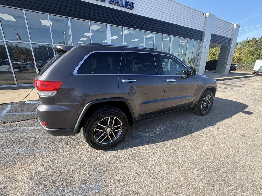 Used 2017 Jeep Grand Cherokee Limited AWD/4WD image 4
