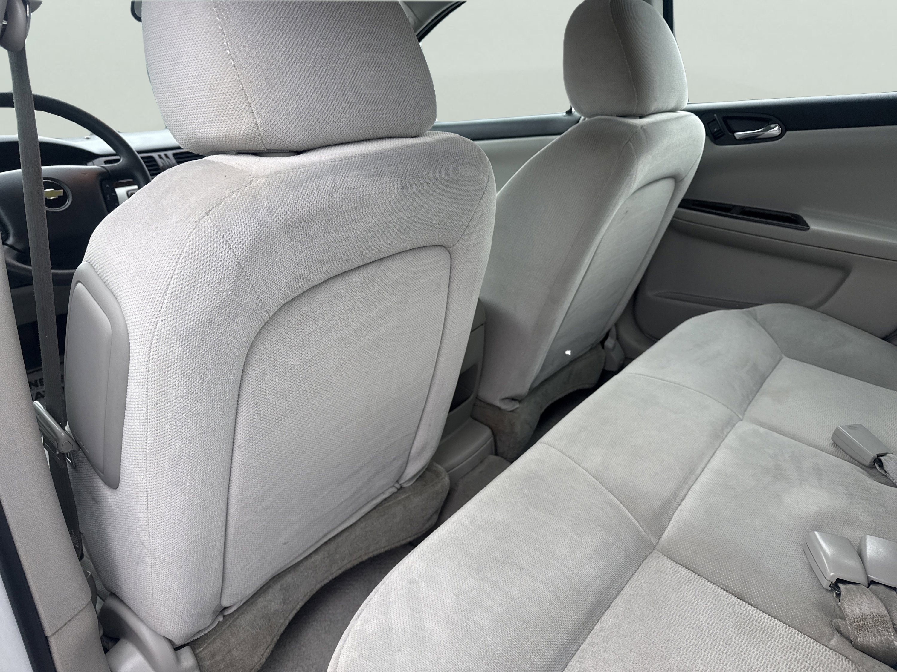 Used 2016 Chevrolet Impala LT image 9