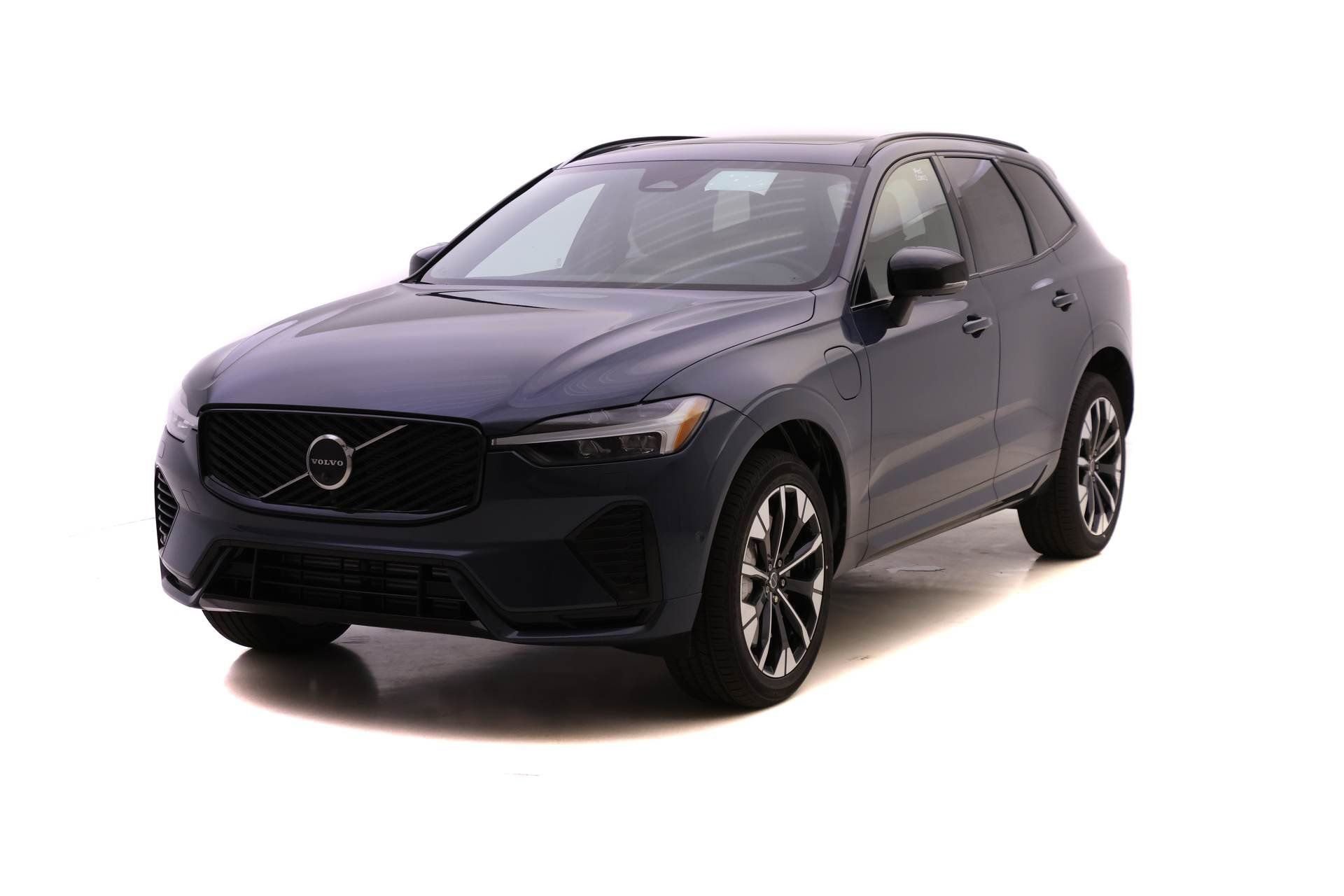 New 2026 Volvo XC60 T8 Plus w/ Protection Package Premier