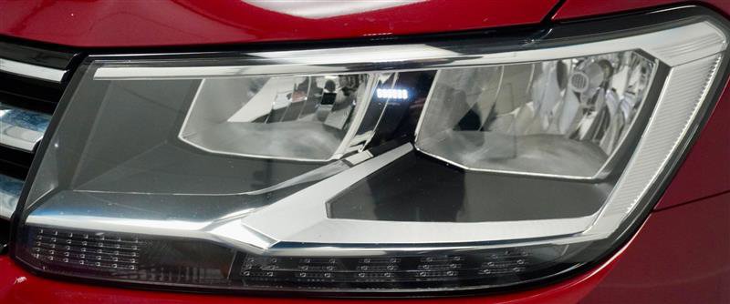 Used 2018 Volkswagen Tiguan SEL image 47