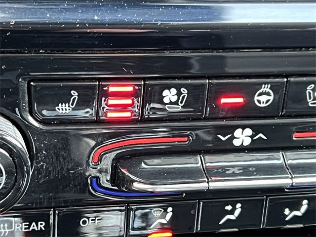 Used 2021 Jeep Grand Cherokee L Limited w/ Luxury Tech Group II image 32