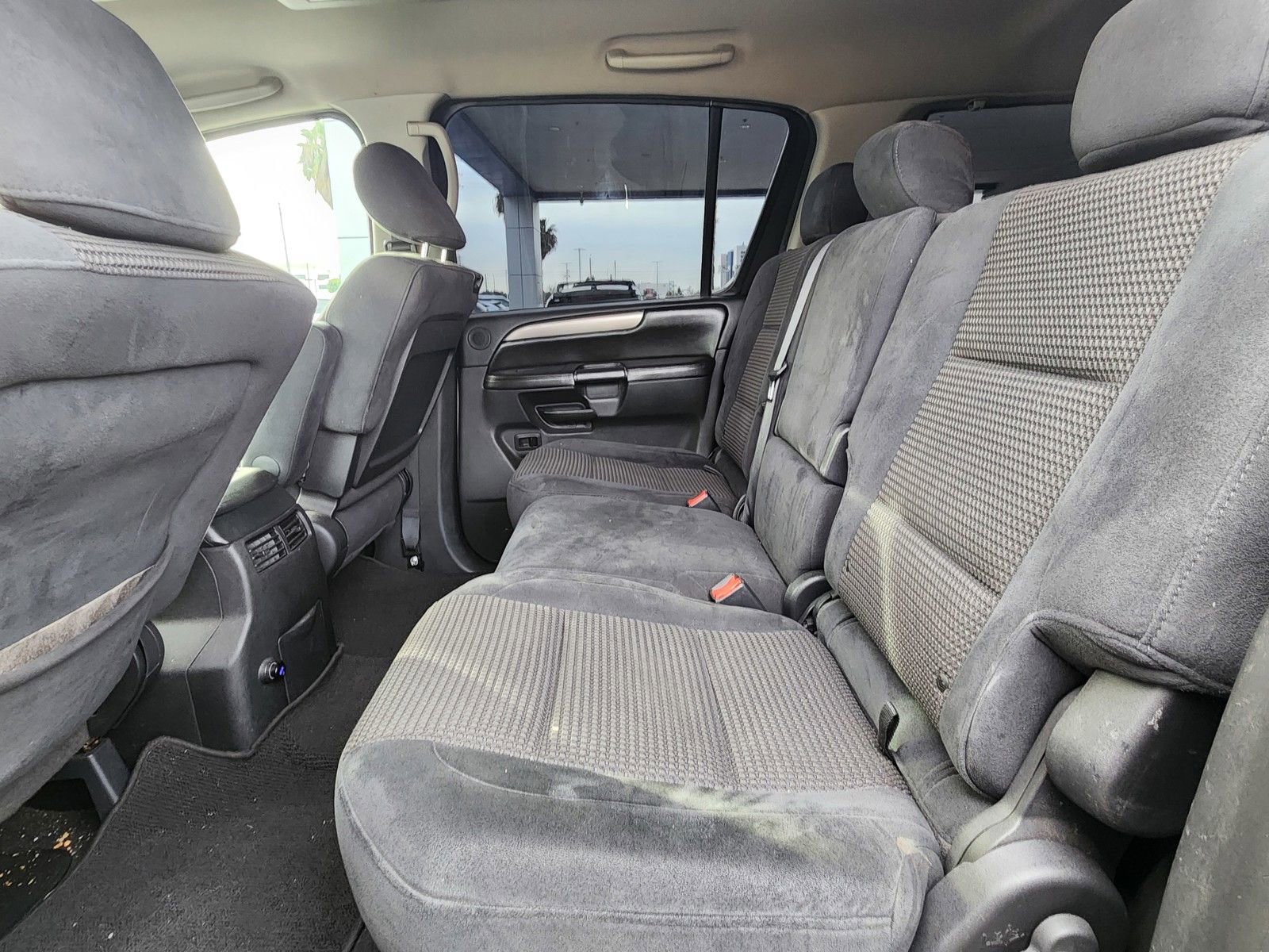 Used 2011 Nissan Armada SV image 19