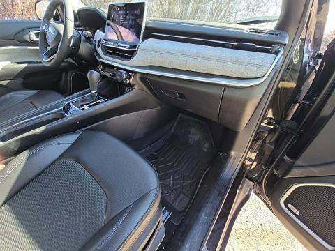 Used 2024 Jeep Compass Latitude w/ Sun and Sound Group image 10