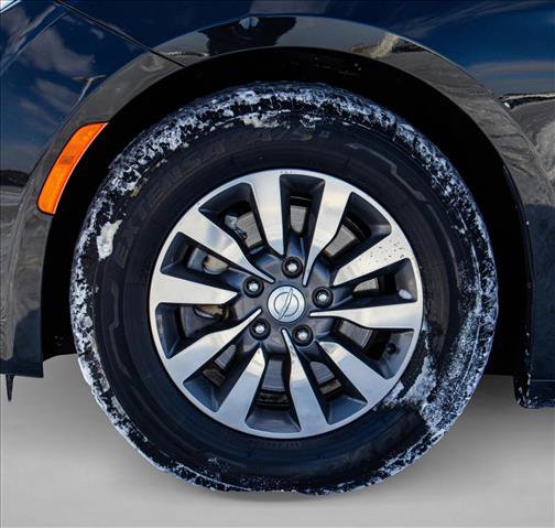 Used 2019 Chrysler Pacifica Touring-L Plus image 9