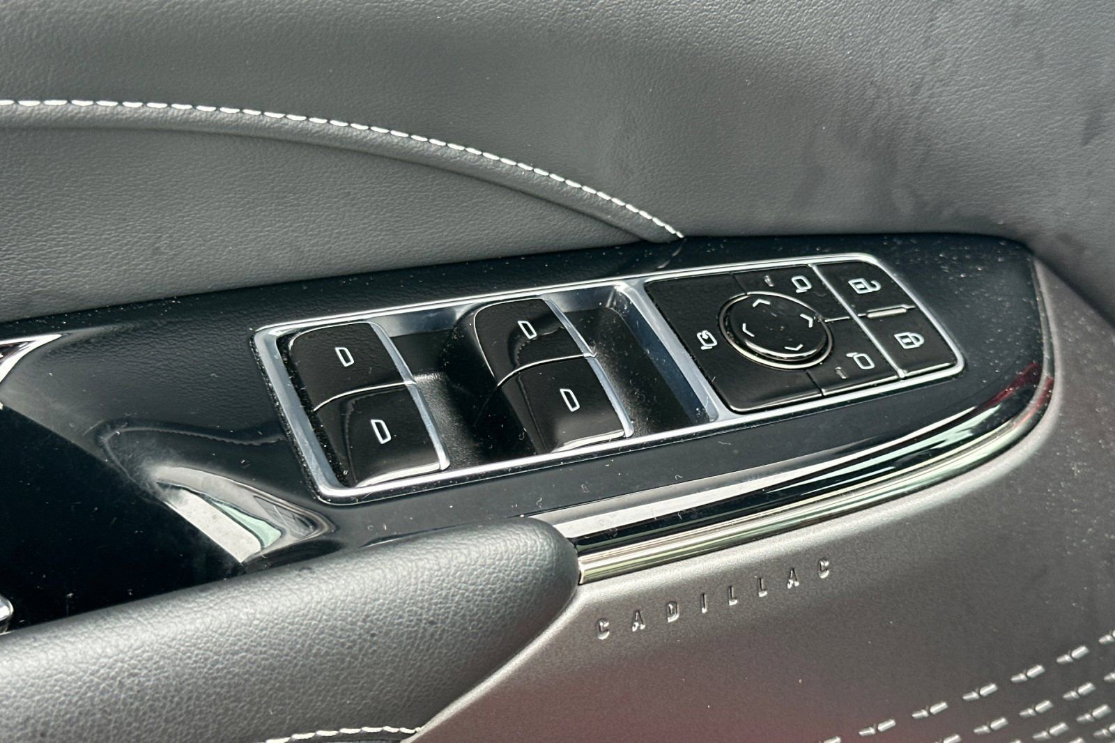 Certified 2024 Cadillac Lyriq Tech w/ Driver Assist Package image 12