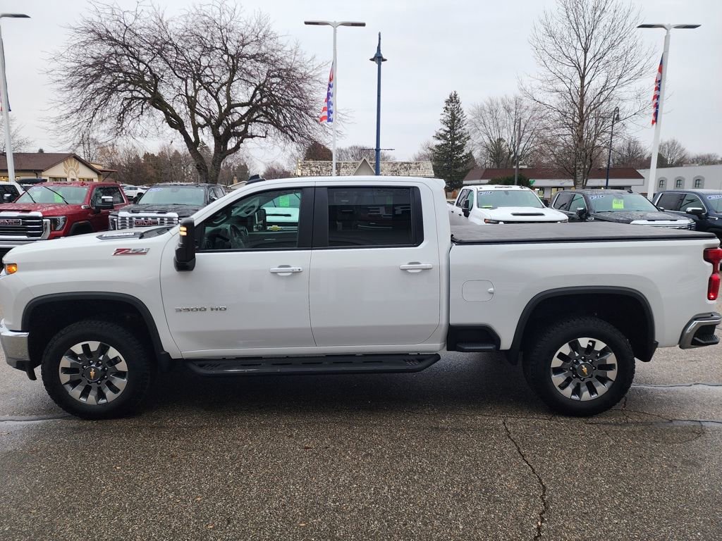 Certified 2022 Chevrolet Silverado 3500 LT w/ Convenience Package image 8