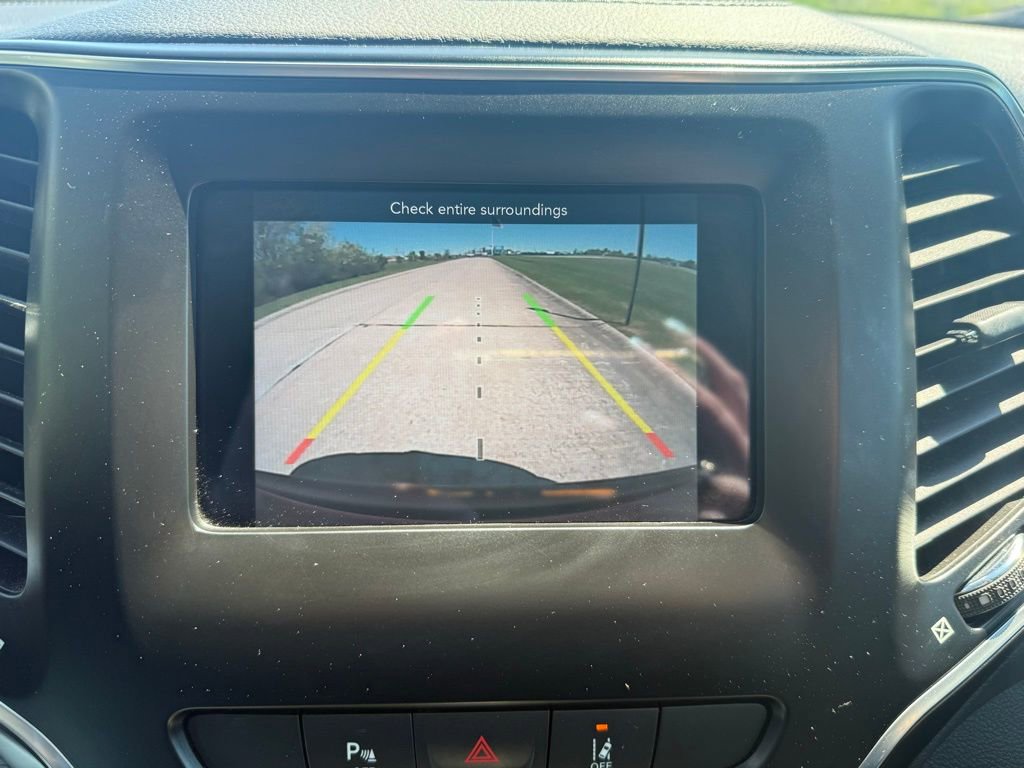 Used 2021 Jeep Cherokee Latitude Plus w/ Sun & Sound Group AWD/4WD image 43