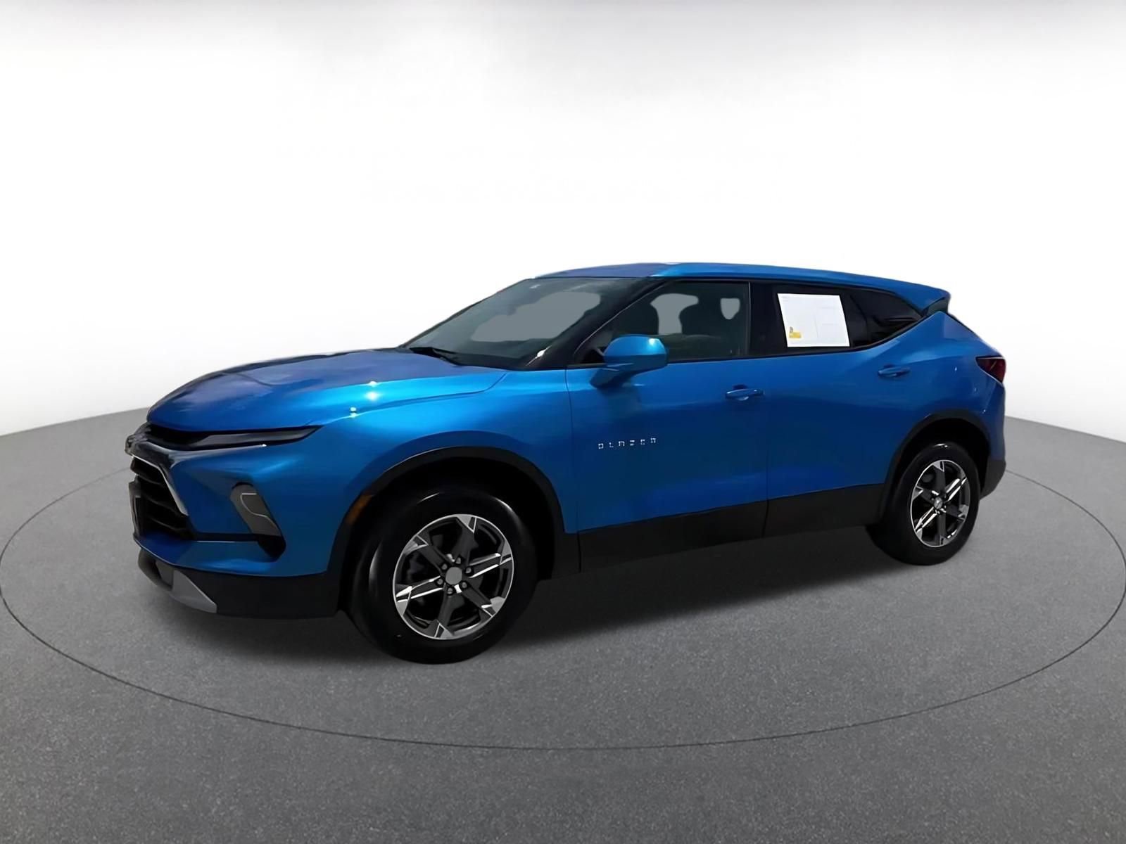 Used 2025 Chevrolet Blazer LT FWD image 8
