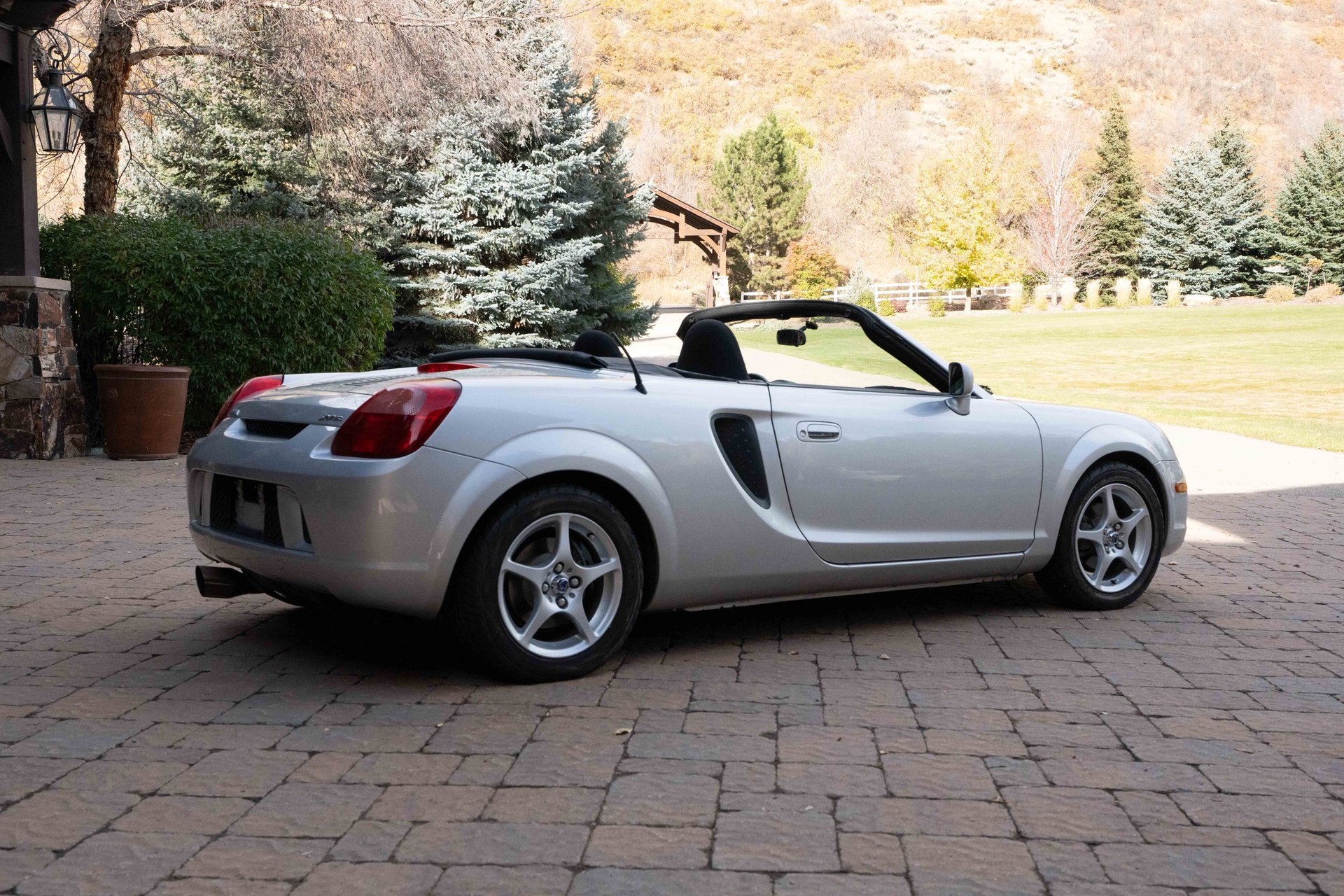 Used 2001 Toyota MR2 image 14