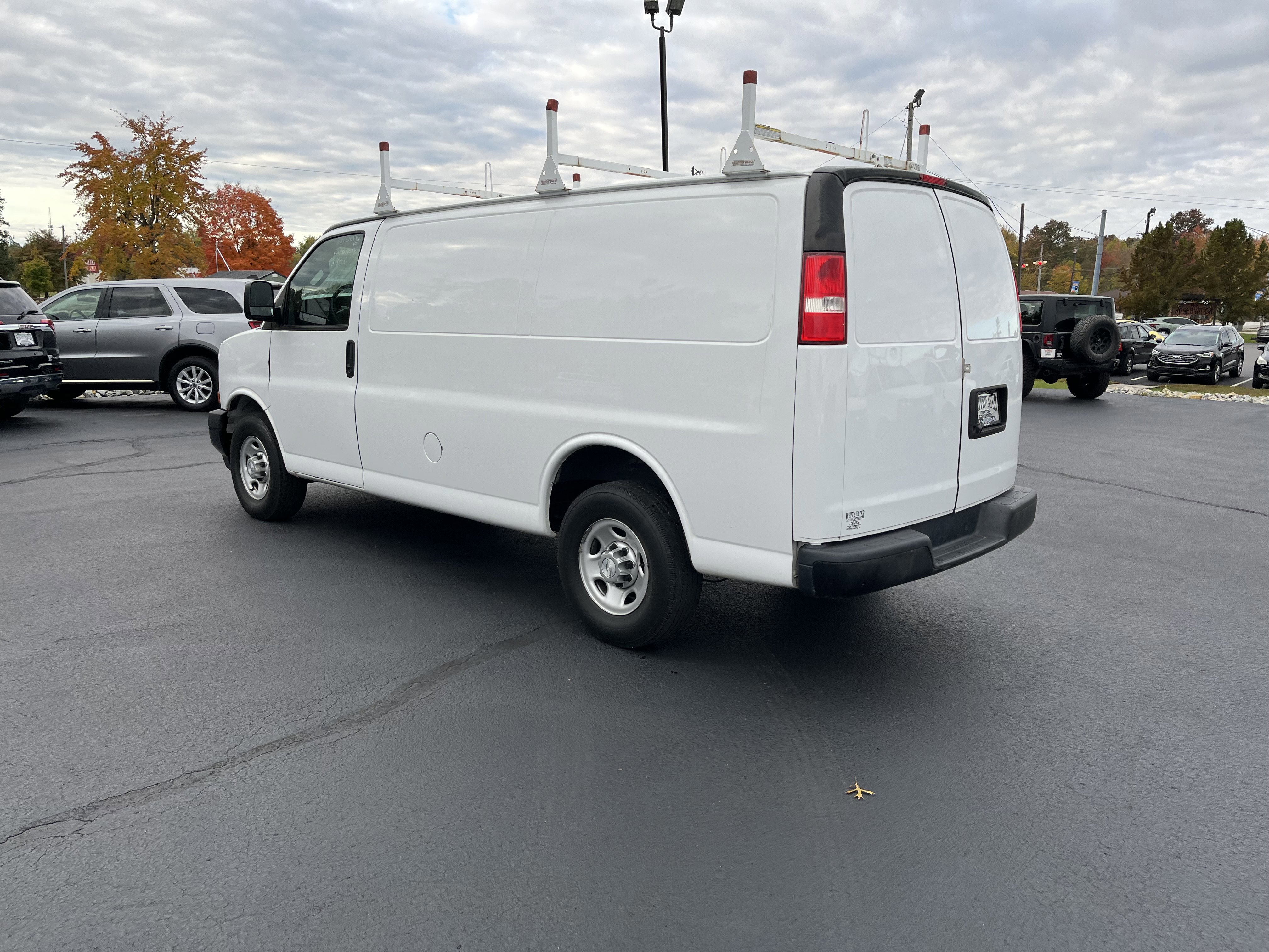 Used 2017 Chevrolet Express 2500 image 3
