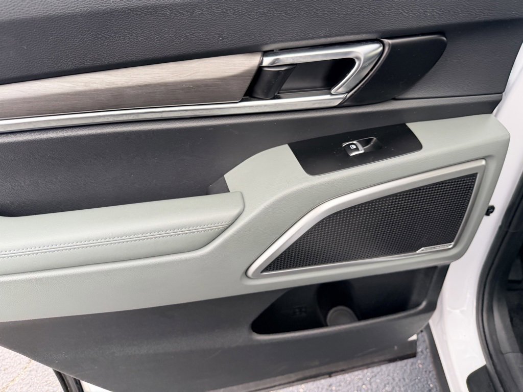 Used 2023 Kia Telluride EX X-Line image 32