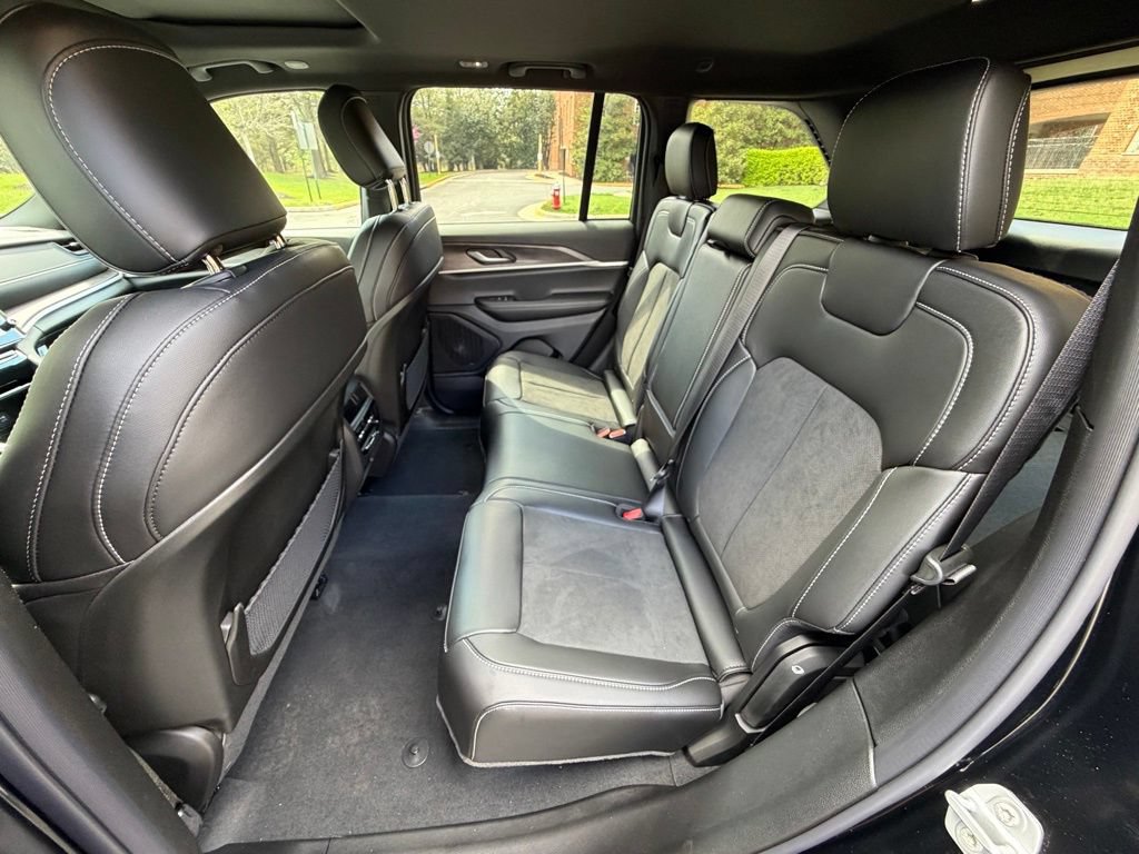 New 2026 Jeep Grand Cherokee Altitude AWD/4WD image 11