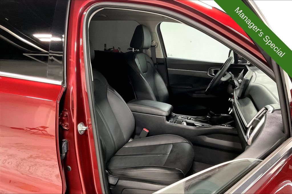Used 2025 Kia Sorento S w/ Panoramic Sunroof Package FWD image 9