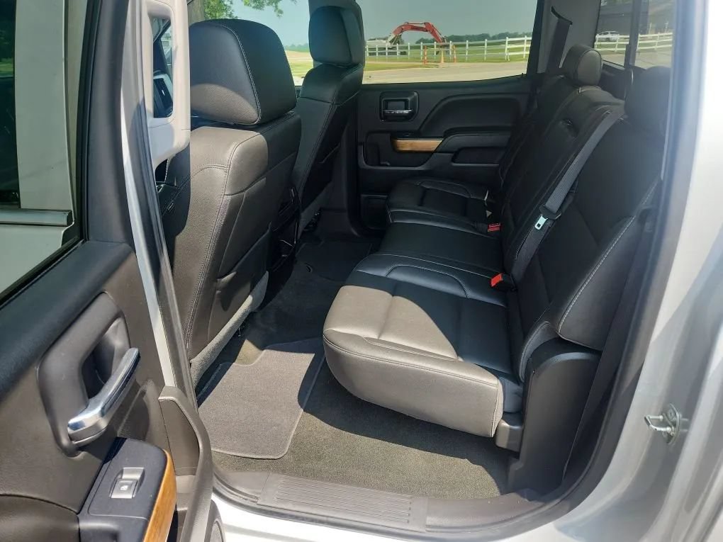 Used 2018 Chevrolet Silverado 1500 LTZ w/ Sport Package AWD/4WD image 8